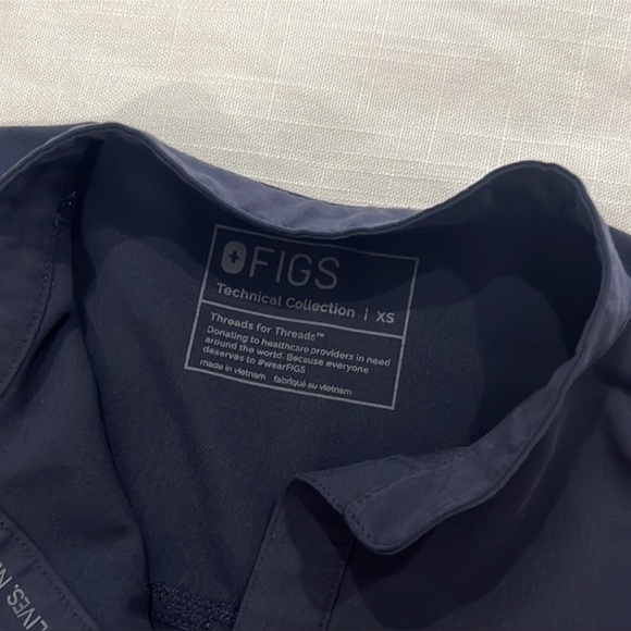 Figs Rafaela Scrub Top in quiet navy, XS - Picture 3 of 3